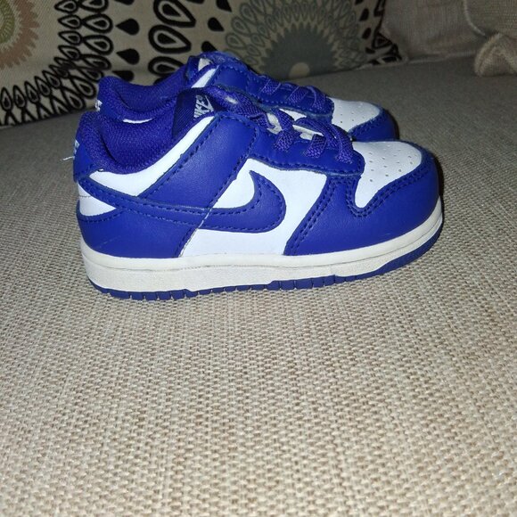 Nike Dunks Low Sneakers in Blue and White - Picture 3 of 6
